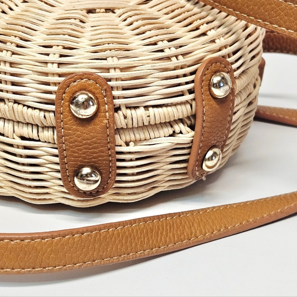 Boho Woven Wicker Canteen Crossbody Bag - Picture 7 of 17